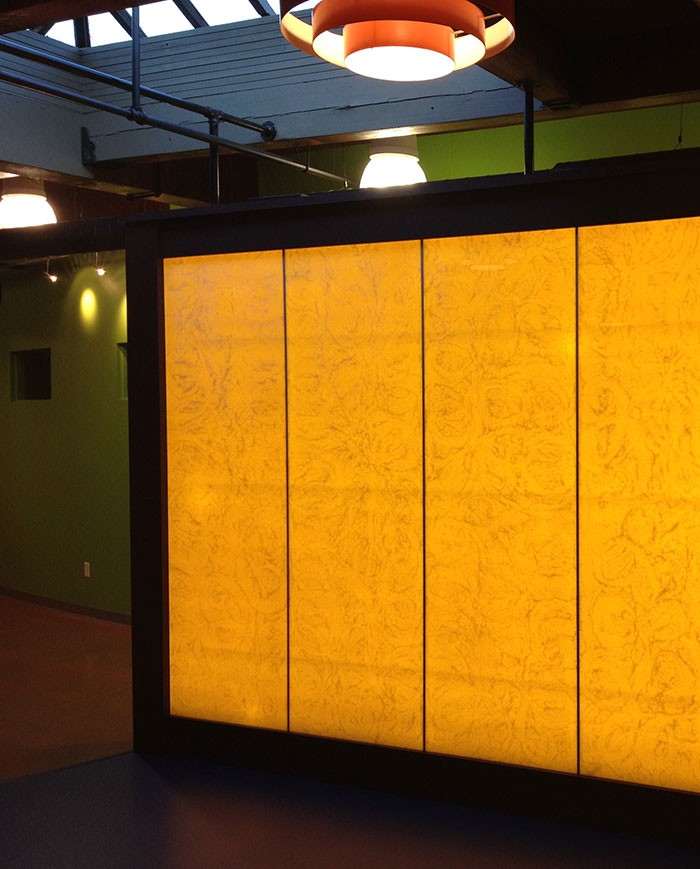 Kamenná textúra SRP T102 - priesvitná akrylová doska s pevným povrchom 10 mm